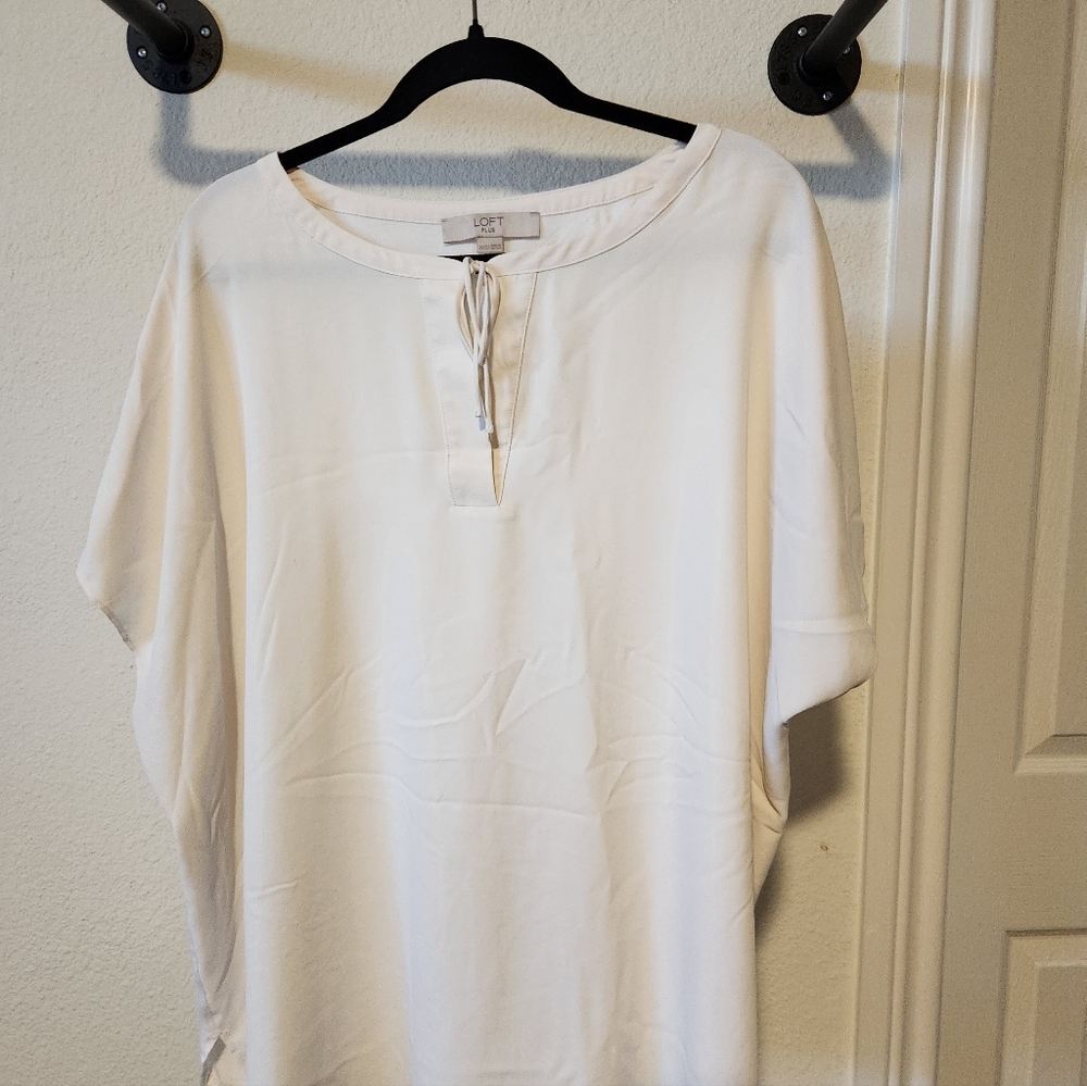 LOFT Cream Short Sleeve Blouse